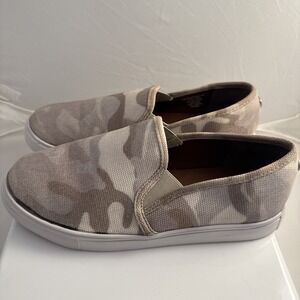 Steve Madden Safari Camp Shoes Womens Sz 7.5 Gray Brown Slip On Sneakers Casual
